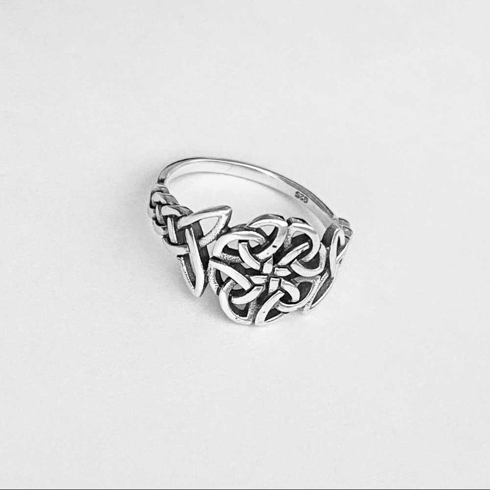Sterling Silver Trinity Weave Celtic Ring, Trique… - image 6